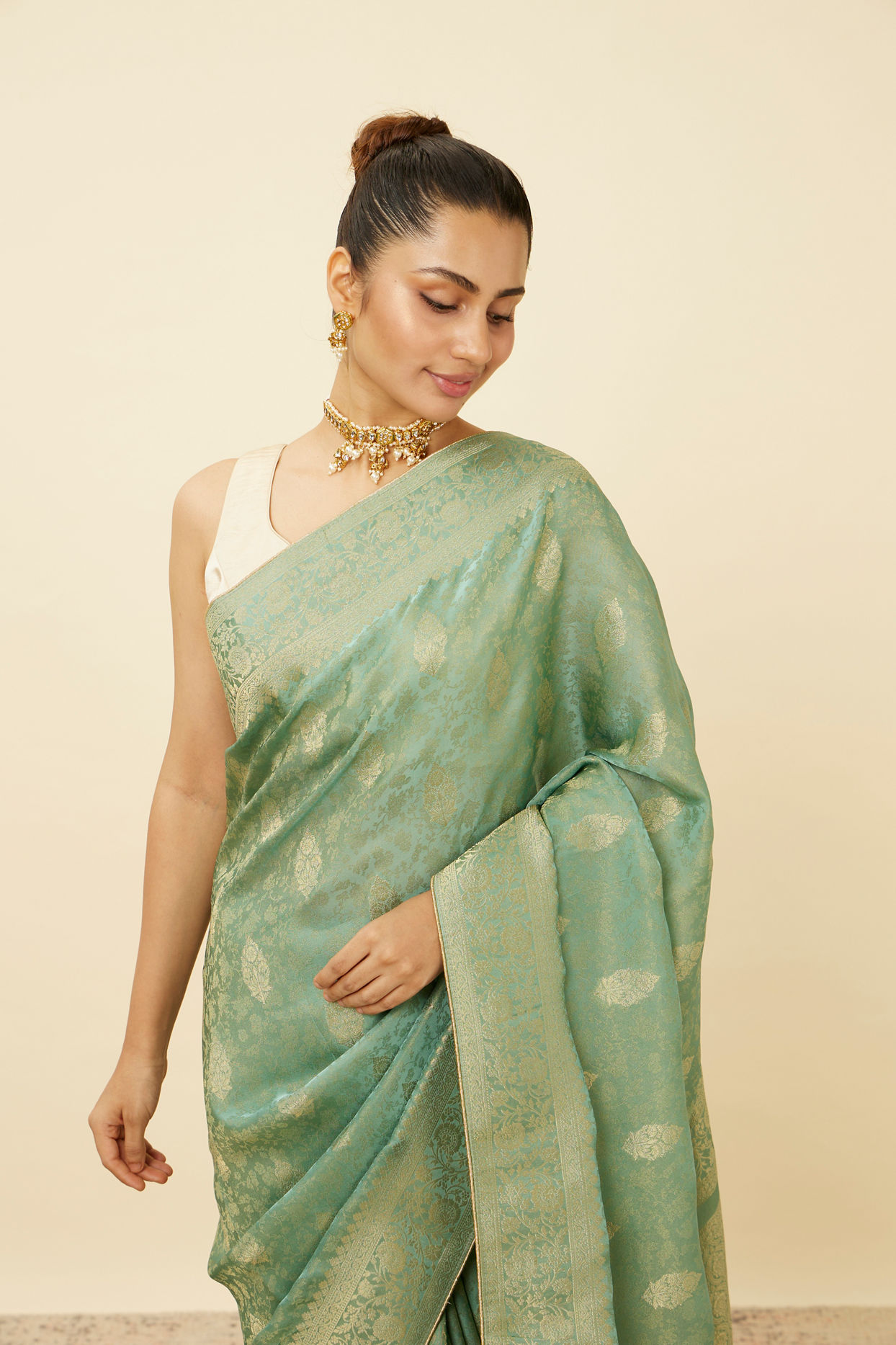 Pastel Turquoise Saree with Floral Medallion Patterns image number 1